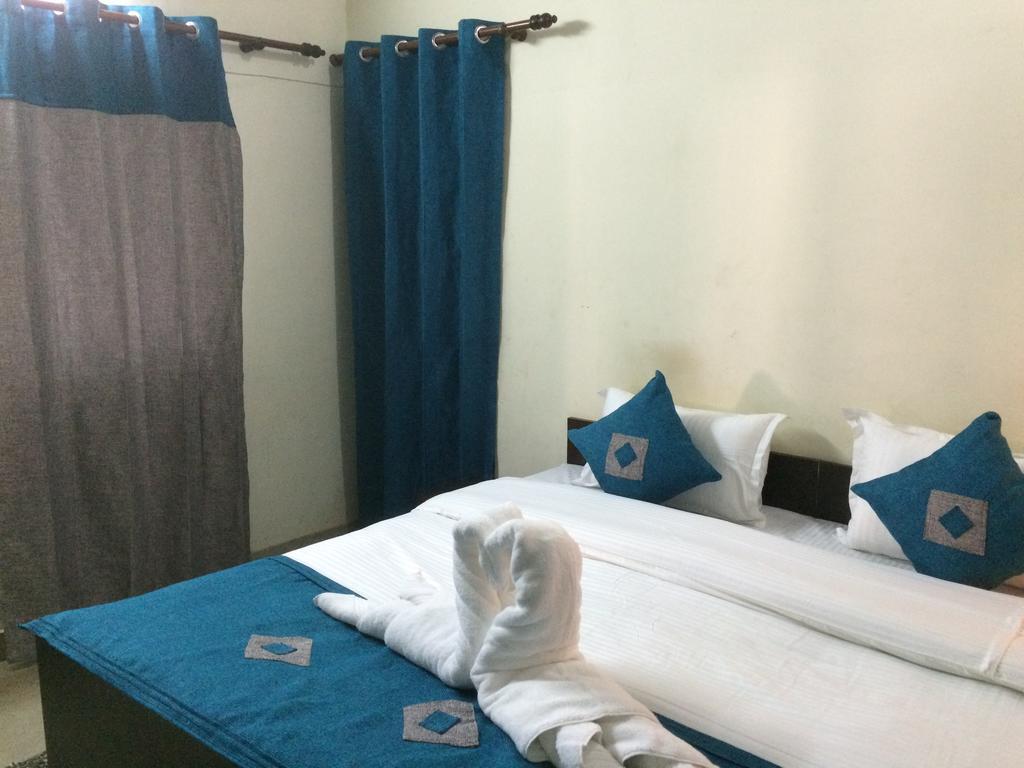 Hotel Sukhsadan Dehradun Quarto foto