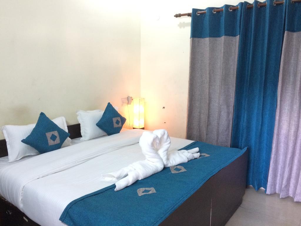 Hotel Sukhsadan Dehradun Quarto foto